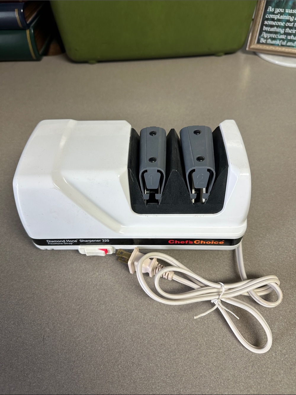 White Electric Knife Sharpener - 2-Stage Diamond Hone